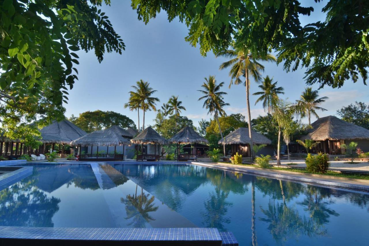 Kasuari Valley Beach Resort Sorong Exteriör bild