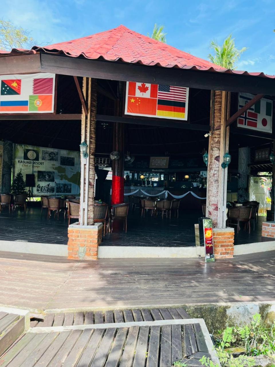 Kasuari Valley Beach Resort Sorong Exteriör bild