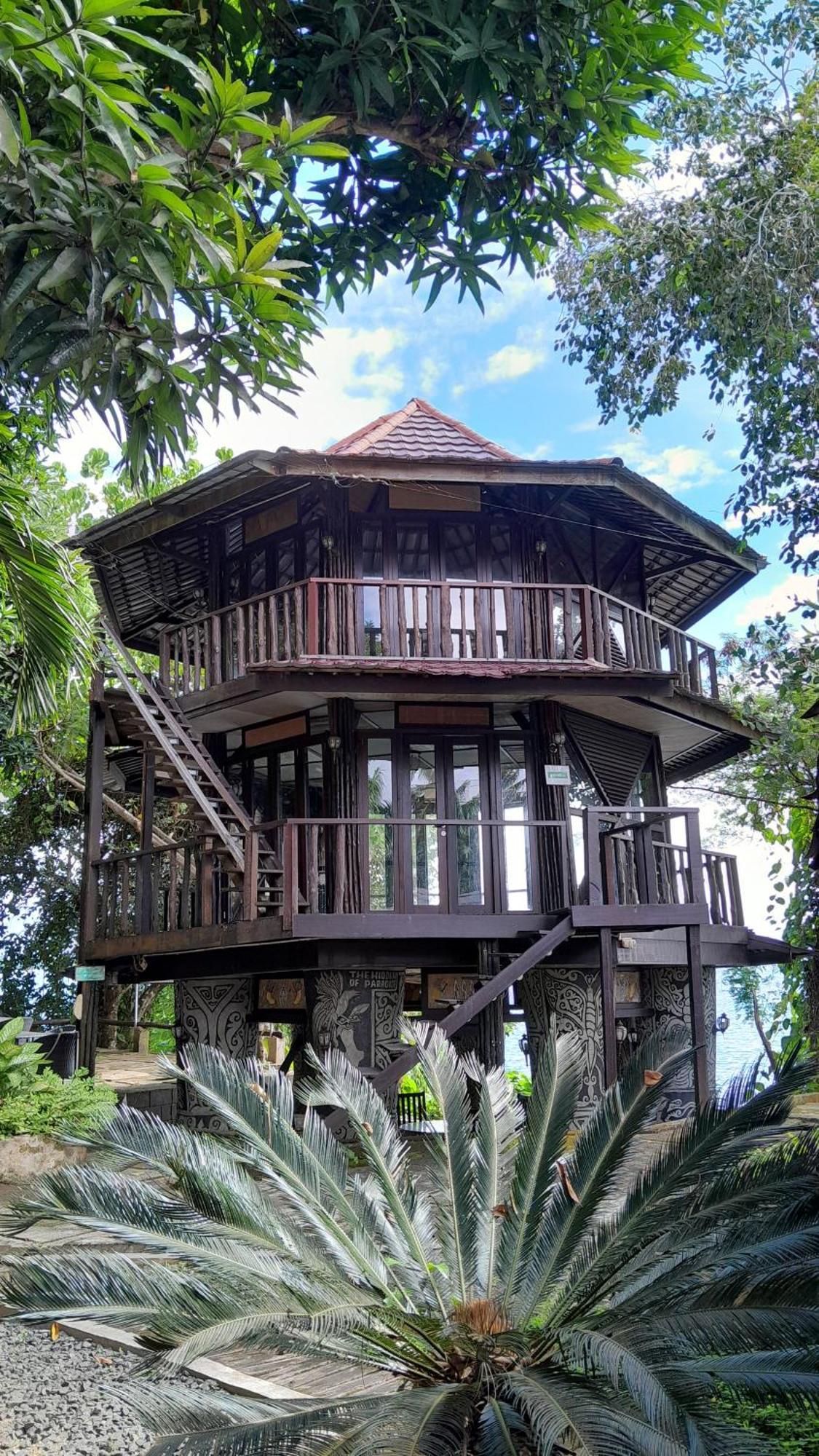 Kasuari Valley Beach Resort Sorong Exteriör bild