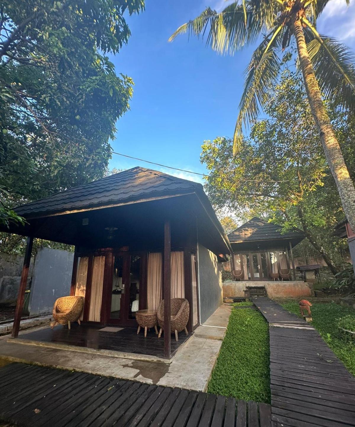 Kasuari Valley Beach Resort Sorong Exteriör bild